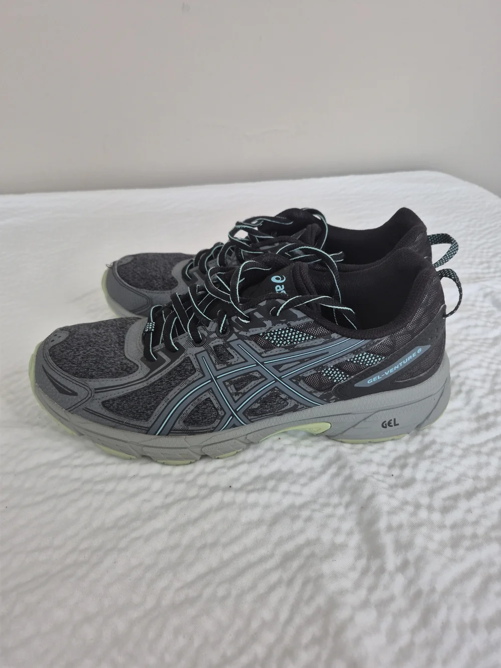 Asics sporty gray
